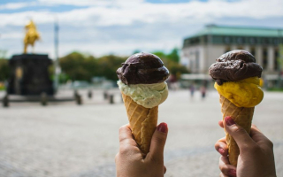 Award Winning Nitrogen Frozen Yogurt and Ice Cream Shop