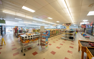 Shutdown Grocery Store w/ Property in Calvert City