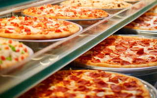 Neighborhood Pizzaria in High-Traffic City Area