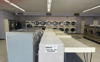 Shutdown Laundromat Property in Wood River, IL