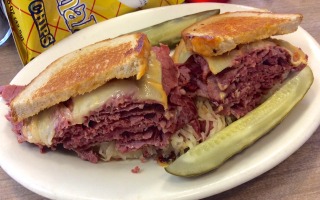 Fully Equipped Cafe, High Traffic Locale