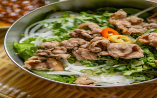 Established Food & Beverage Concept w/Strong Rev.
