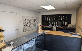 Hybrid Locksmith Service mobile and store front