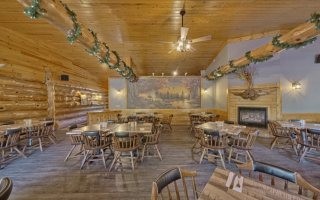 Bites Pub & Grub Restaurant on Hwy 371