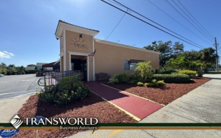 Beautifully Built-Out Restaurant w RE- Largo, FL