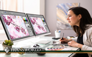 E-Commerce Collegiate, Gift, and Home Decor 