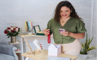E-Commerce Collegiate, Gift, and Home Decor 