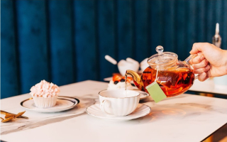 Upscale Tea & Dessert Bar in Popular Las Vegas 