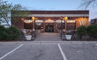 Beautiful bar restaurant in the West Metro