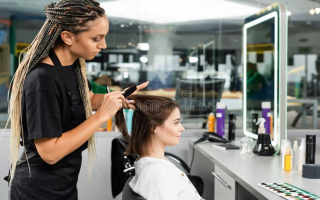 Turnkey Beauty Salon – Profitable | 10 Stations | Low Rent | $149,999