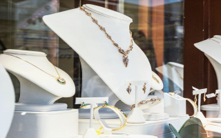 Luxury preowned watch and jewelry exchange busines Luxury preowned watch and jewelry exchange busines