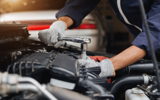 Established Automotive Repair with Real Estate – High Visibility Location on Major Highway Corridor. 59069
