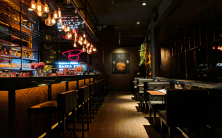 Turnkey Houston Restaurant and Bar for Sale With Full Liquor License