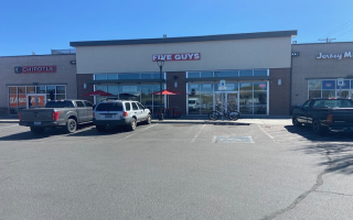 4 Five Guys Burgers and Fries for Sale- Oregon