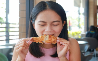 Fast-Food Restaurant: Fresh Chicken, Loyal Base