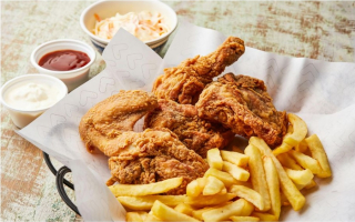 Fast-Food Restaurant: Fresh Chicken, Loyal Base