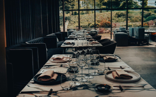 Established Upscale Fine Dining   N1058