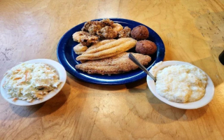 Profitable Brewton, AL seafood Franchise for sale. SBA 15% Down