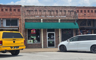 Established Smoke Shop Opportunity W Real Estate 