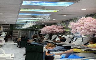 Neighborhood Favorite VERY Profitable Nail Salon/Lash Spa!