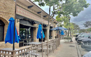 Gourmet Burger & Beer – Prime Downtown Location