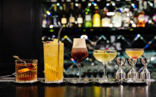 Established Neighborhood Restaurant w/ Liquor License