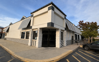 Restaurant & Bar Downtown Roselle, IL