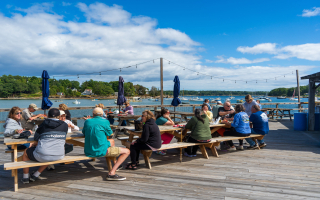 Successful Restaurant/Bar with Strong Revenue Successful Restaurant/Bar with Strong Revenue