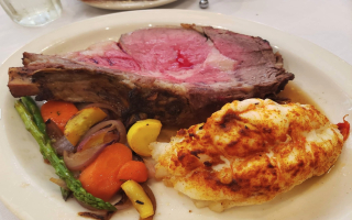 Legendary IL Dining Establishment w/Property