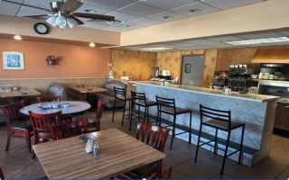 Breakfast & Lunch Restaurant w/Property