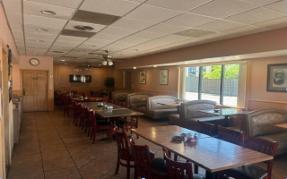 Breakfast & Lunch Restaurant w/Property