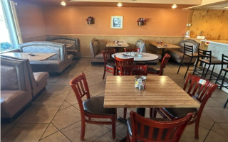 Breakfast & Lunch Restaurant w/Property