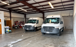 Mobile groomer - 2 MB Vans, 3 Groomers, Admin/Mgr