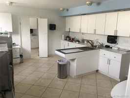 Veterinarian Clinic - Great Location