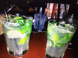 famous Sports Bar&Grill Boutique Hotel and cafe