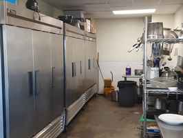 Restaurant & Gift Shop W/Petting Zoo For Children!