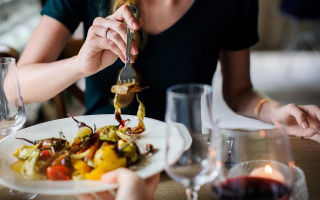 Absentee, Fantastic Restaurant & Bar Lounge in NW