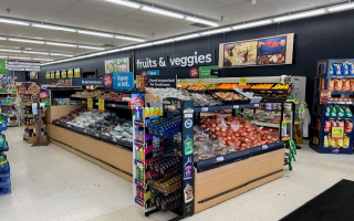 Grocery Store w strong team and $ reduced $54K