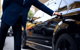 Luxury Black Car Services for Business - 946984 1