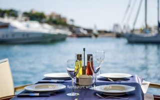 Well Known Waterfront Restaurant with Real Estate