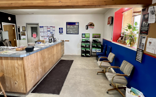 Large Heated Warehouse/Shop with Bay Doors