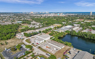 Commercial Warehouse & Store Lot for Lease! Commercial Warehouse & Store Lot for Lease!