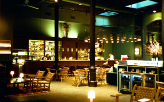 Popular Seattle Destination Restaurant/Lounge -NEW PRICE!