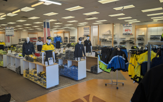 Uniforms Showroom 8350 Sq Ft Professional Fixtures