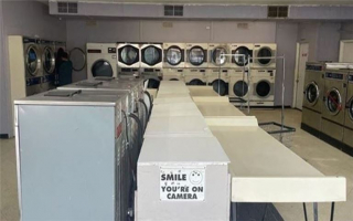 Laundromat Property in Wood River, IL!