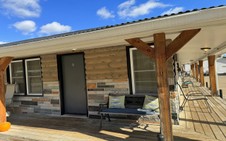 927 S Hwy 52: Motel-12 Rooms