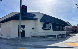 Lakewood Area Cocktail /Dive Bar–Absentee Operated