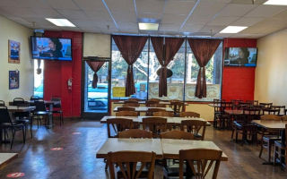 Popular Mexican restaurant with beer & wine 