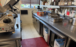 DEVON-AYER TAKEOUT PIZZA & SUBS