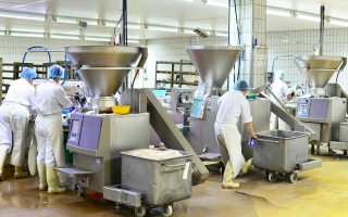 Established Food Mfg./Wholesaler w/RE Established Food Mfg./Wholesaler w/RE